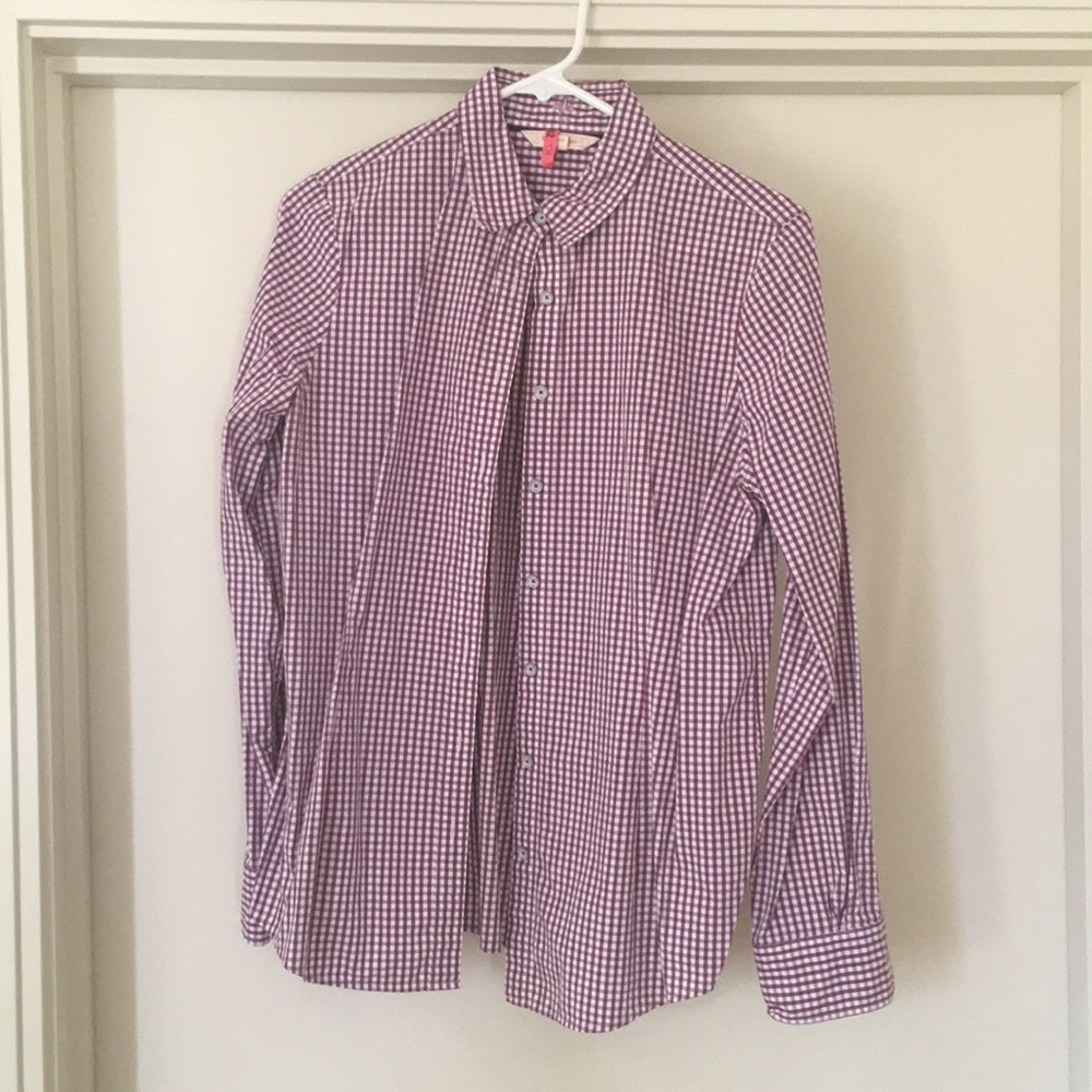 Women’s checkered dress shirt
